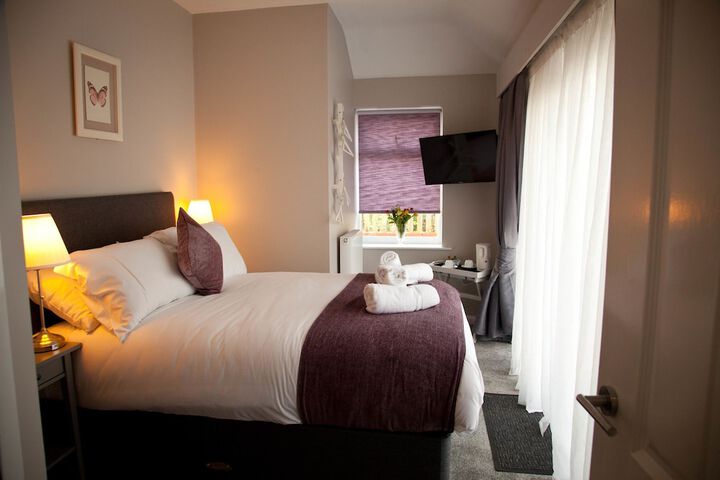 Room 13 of 28