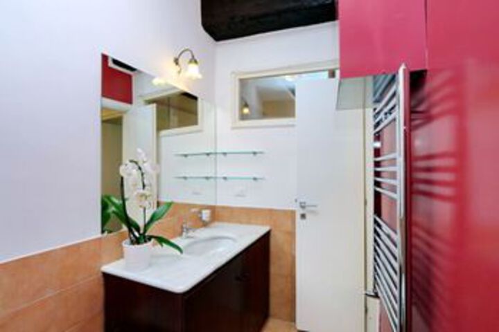 Room 6 of 50