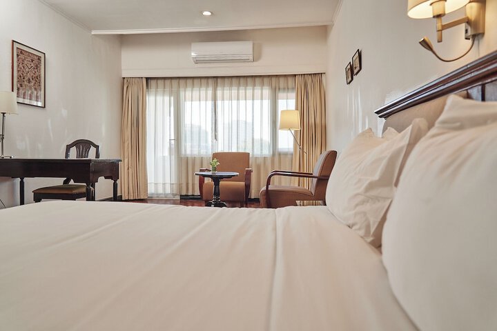 Room 27 of 106