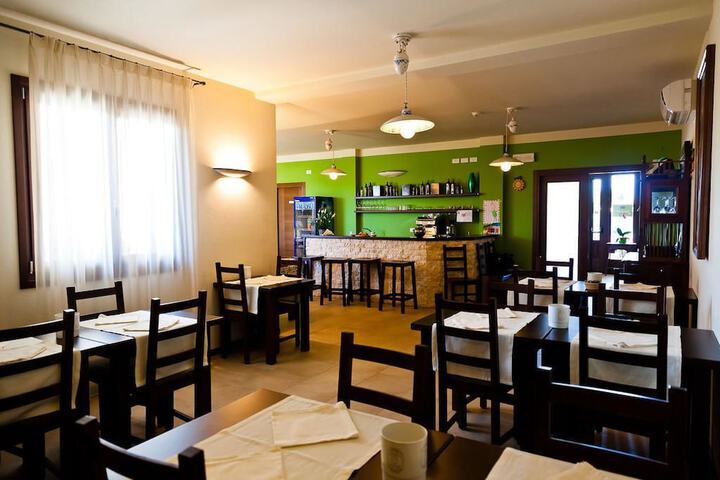 Breakfast area