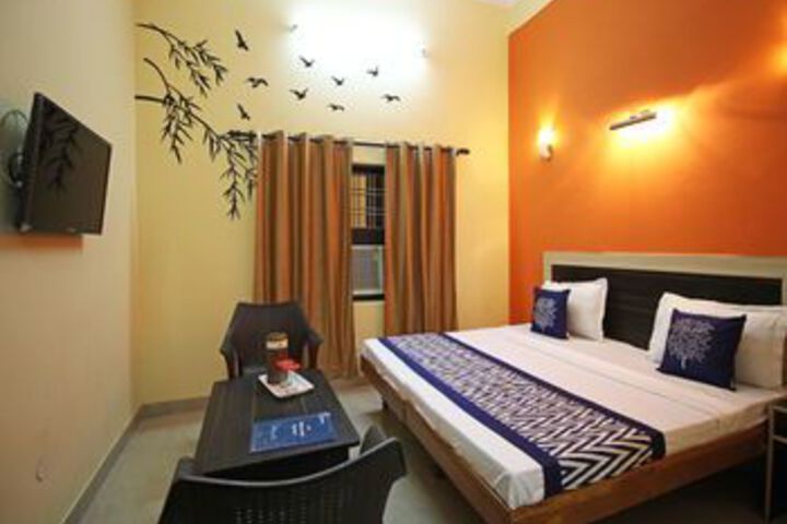 Room 7 of 25