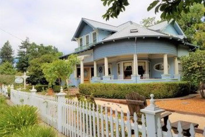 Exterior of Haydon Street Inn