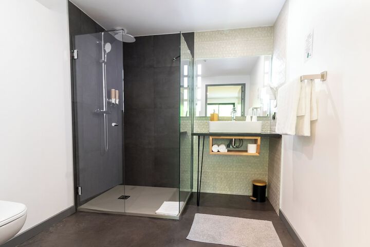 Room 12 of 22
