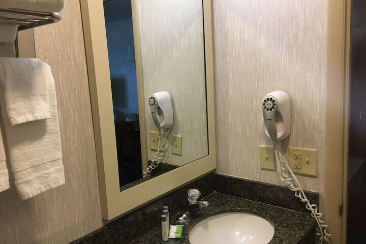 Room 16 of 62