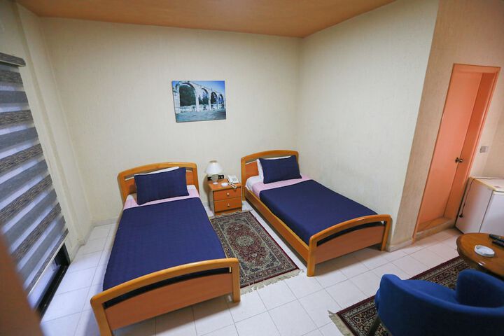 Room 40 of 83