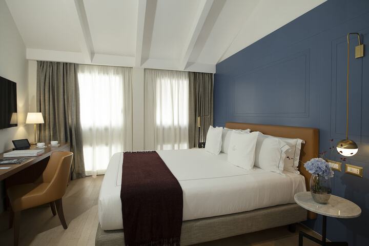 Room 35 of 122
