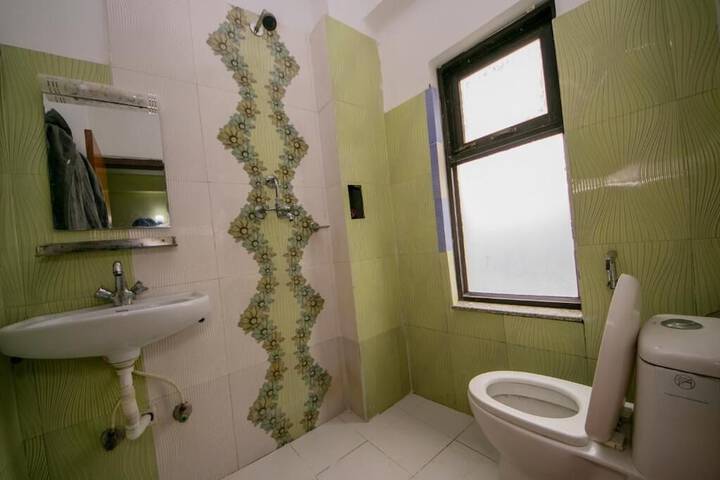 Room 8 of 13