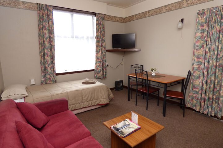 Room 2 of 81