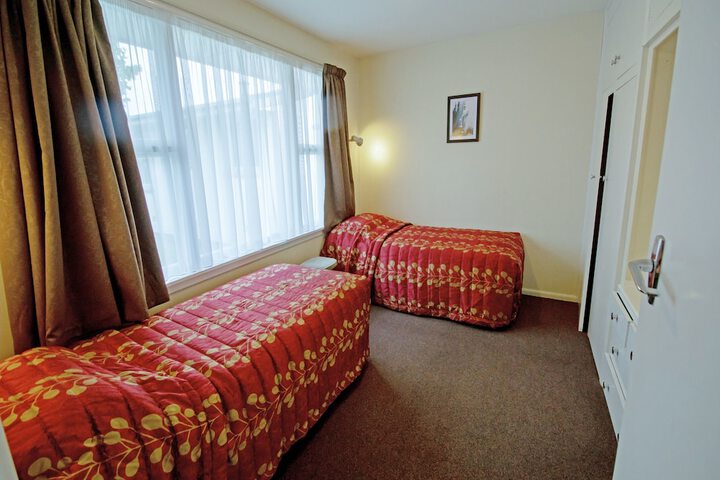 Room 3 of 38