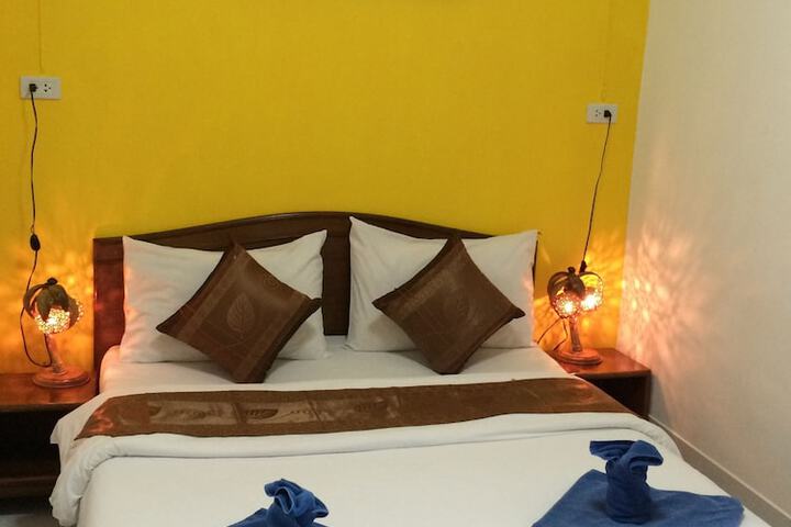 Room 8 of 50