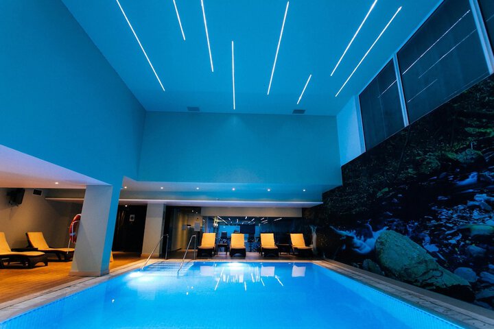 Pool 90 of 179