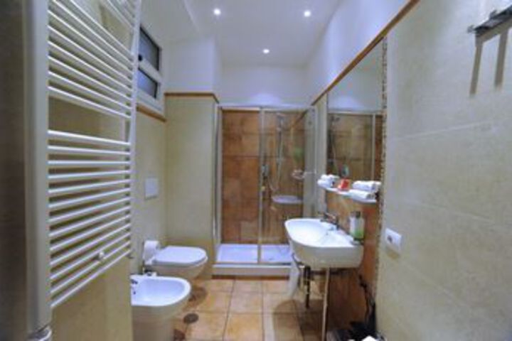 Room 3 of 91