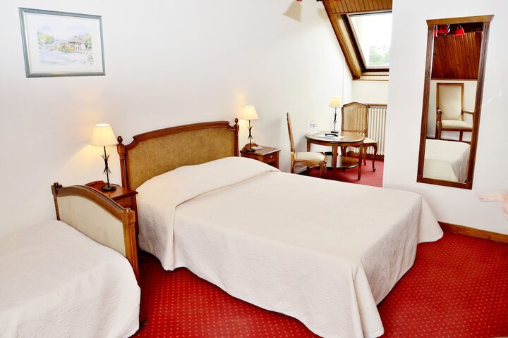 Room 4 of 52