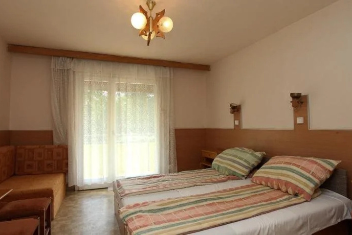 Room 5 of 14