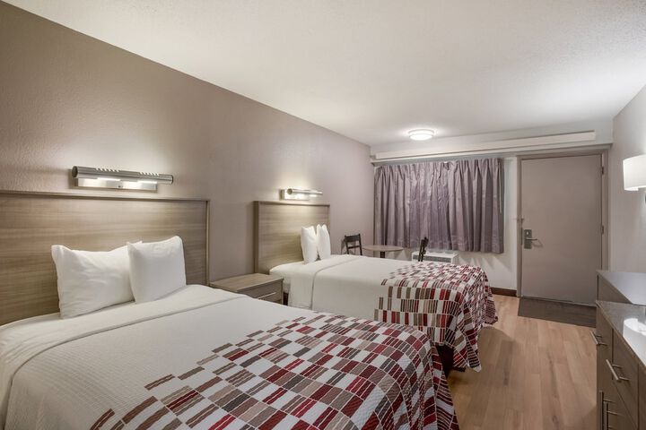 Standard Room, King or Two Doubles (5 of 9)