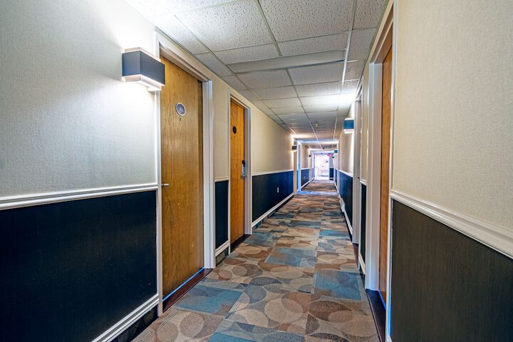 Ballroom/Hall 26 of 34