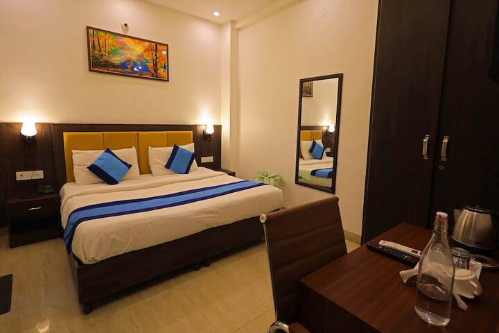Room 4 of 24