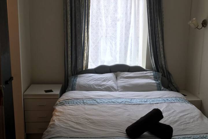 Room 2 of 48