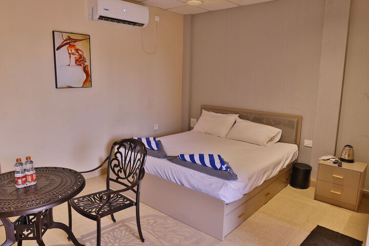 Room 10 of 39