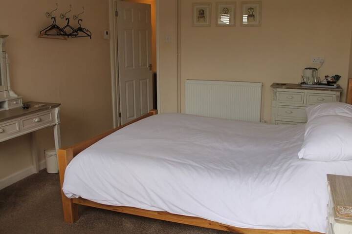 Room 11 of 32