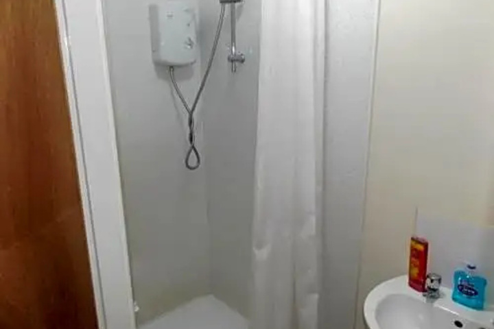 Room 2 of 2