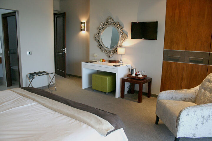Room 2 of 25