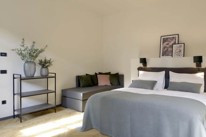 Room 5 of 36