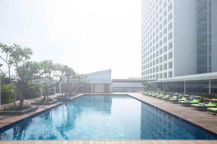 Pools & Facilities