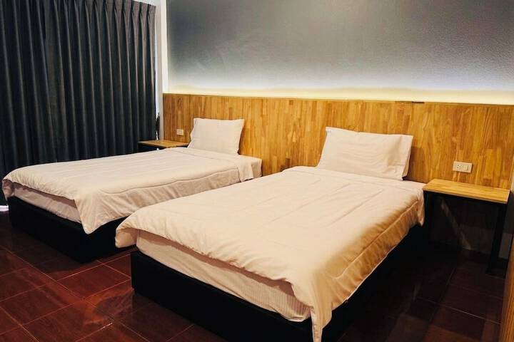 Room 9 of 14