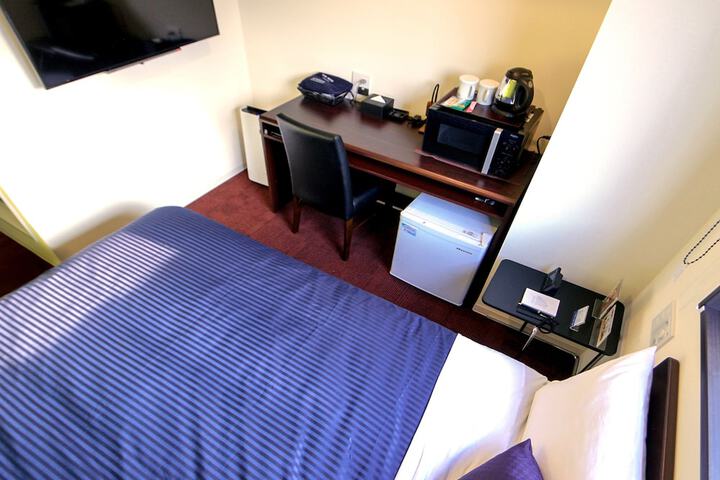 Room 5 of 18