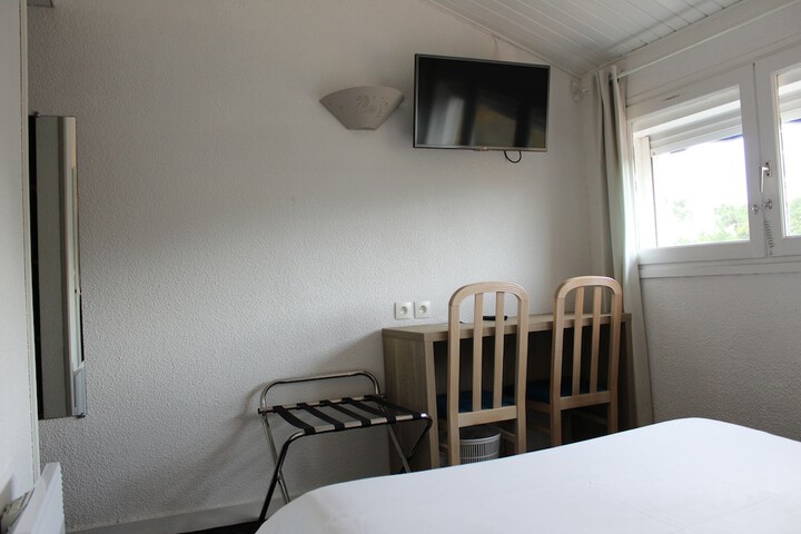 Room 5 of 81