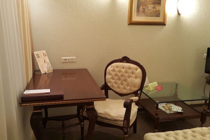 Room 14 of 107