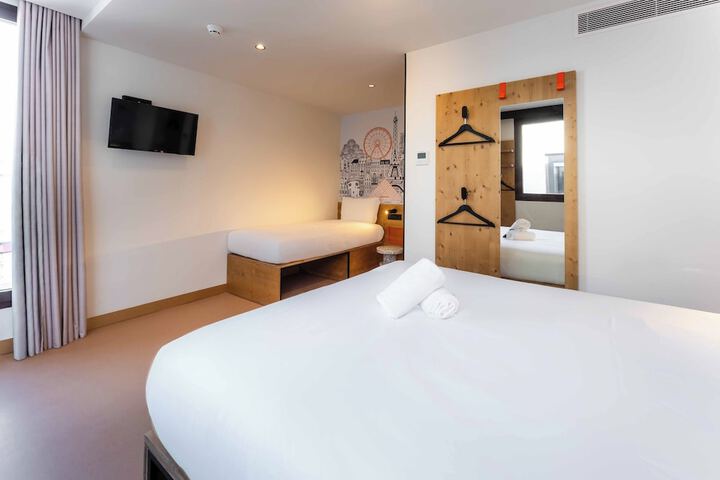 Room 29 of 89