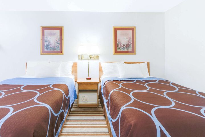 2 Double Beds (5 of 11)