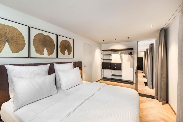 Room 32 of 121