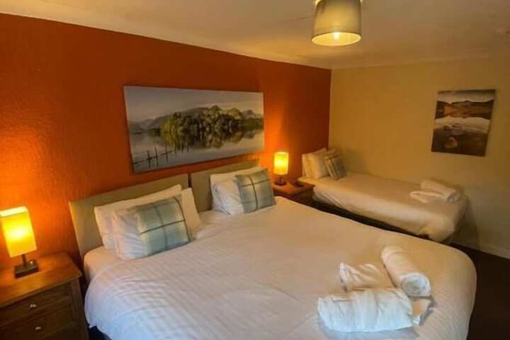 Room 7 of 27