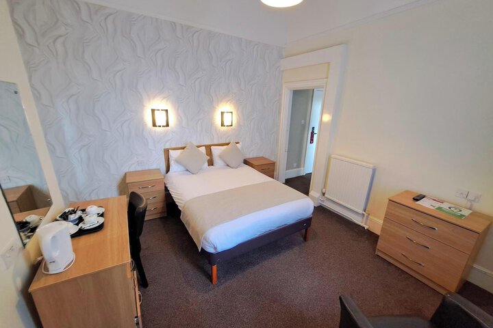 Room 17 of 47