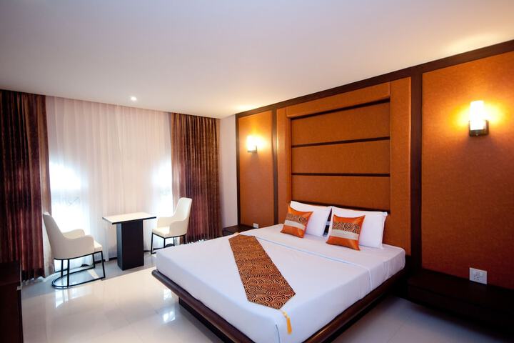 Room 9 of 30