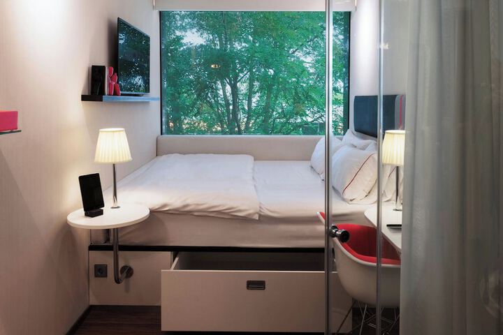 Room 15 of 43