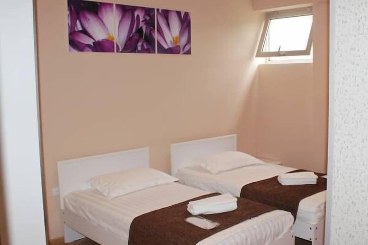 Room 25 of 63