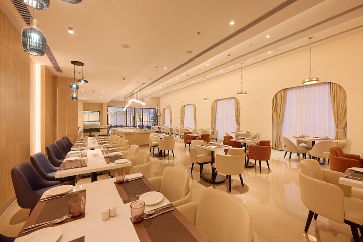 Dining 69 of 71