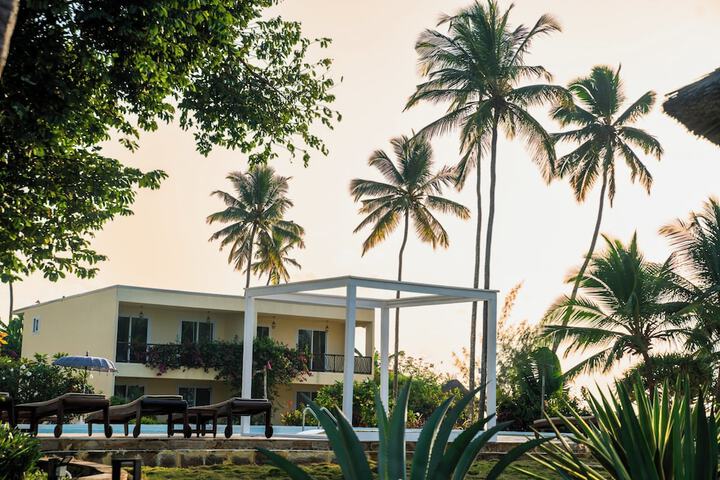 Hotel Exterior 109 of 113