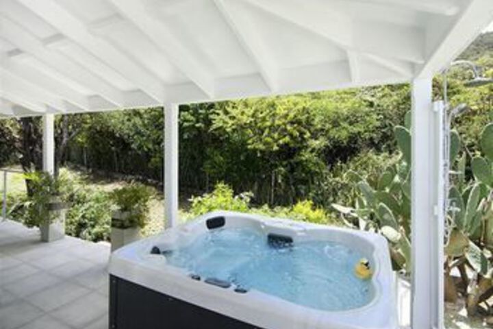 Hot Tub 25 of 46