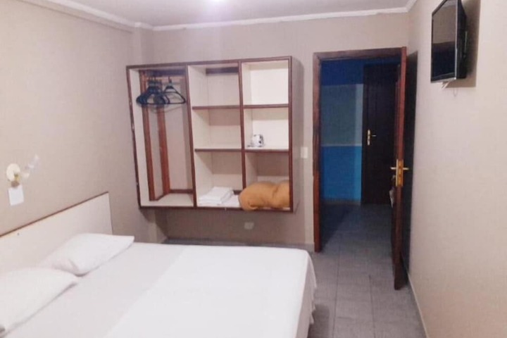 Room 13 of 42