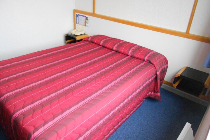 Room 9 of 87