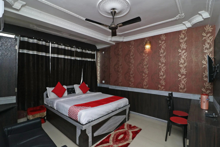 Room 4 of 4