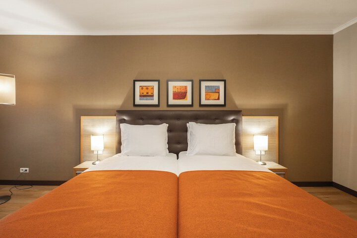 Room 22 of 122