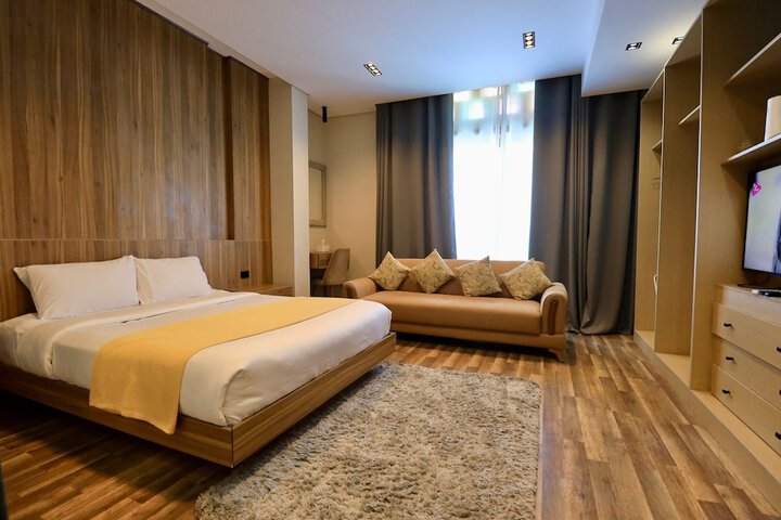Room 48 of 147