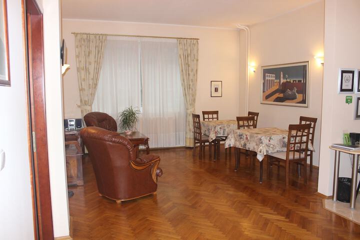 Guest Lobby