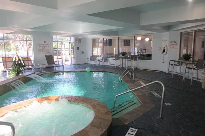Hotel with Pool